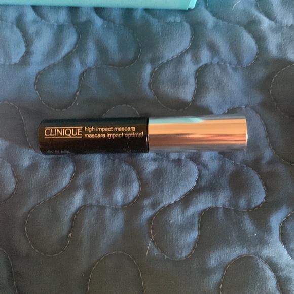 Clinique Bundle - Picture 4 of 5